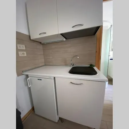 Casa Serpillo - Monolocale Centralissimo A Due Passi Dalle Piste Cir 00126300074 *